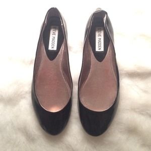 Steve Madden Black Flats