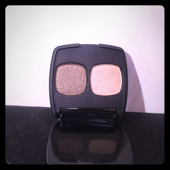 Bare Minerals "The Magic Touch" eyeshadow duo