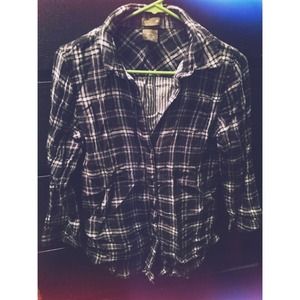 ☁️super soft plaid top. closet staple☁️