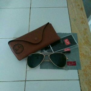 Small Ray ban aviators
