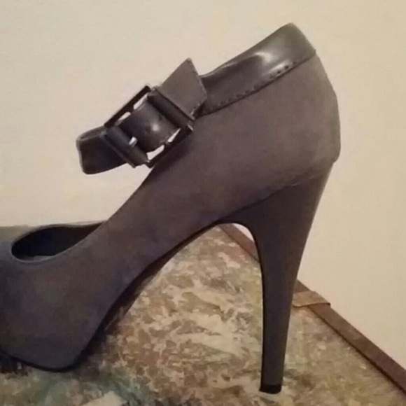 Gray faux sude sexy heels - Picture 3 of 4
