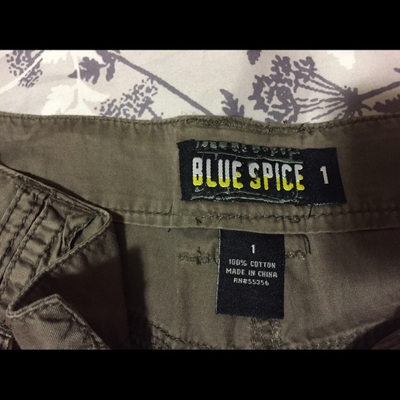 Shorts - Picture 2 of 3