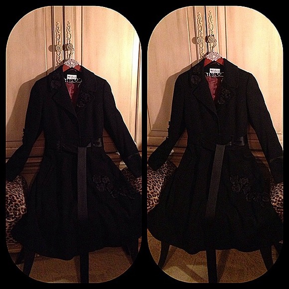 Stunning Marks & Spencer black embellished coat - Picture 3 of 4