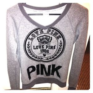 VS V-Neck Sweatshirt