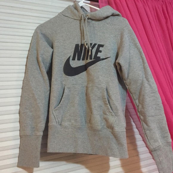 Nike Sweaters - Nike sweatshirt :) like new!