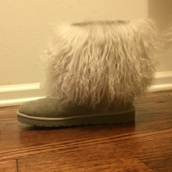 UGG Grey Cuff Sheepskin Grey Boot - Picture 2 of 3