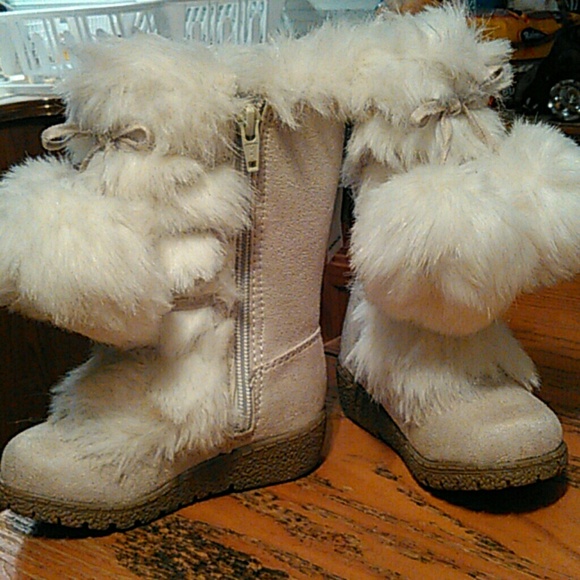 Faux furr snow boots - Picture 2 of 2