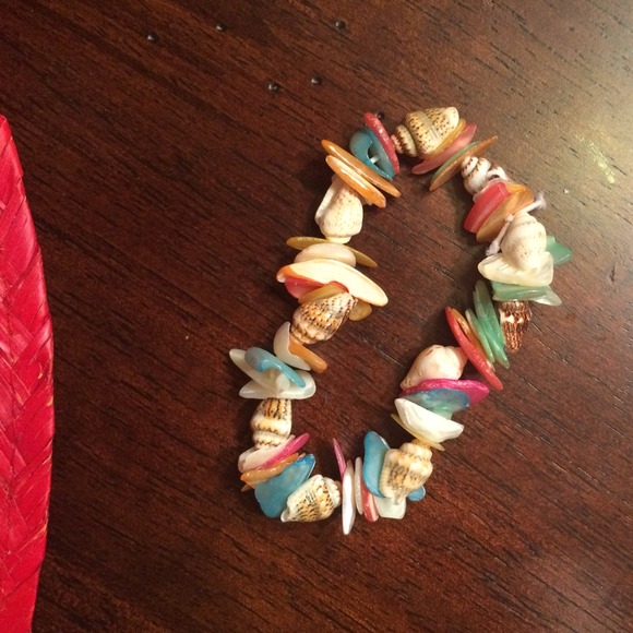 Shells bracelet.