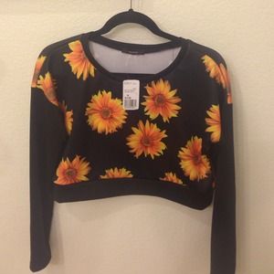 Long sleeve crop top