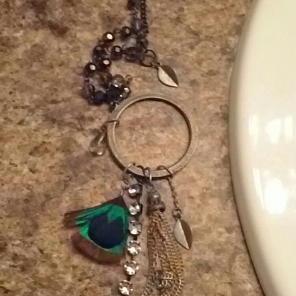 Peacock features necklace and pin for clothing or - Picture 3 of 4