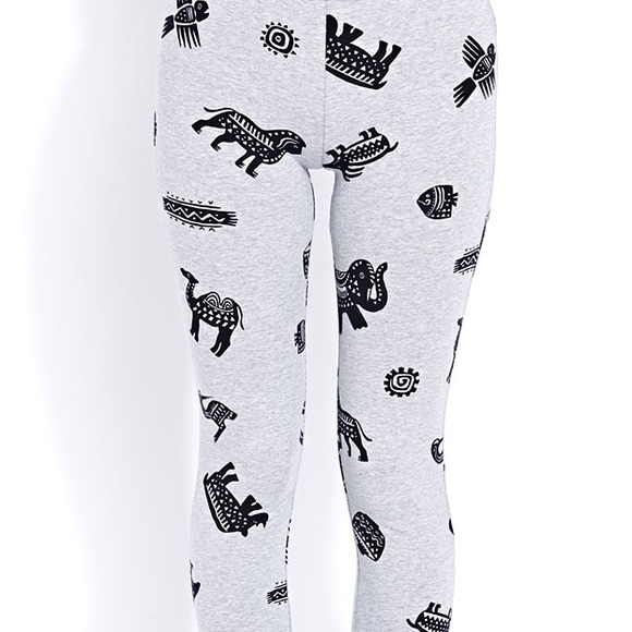 Forever 21 traveler leggings. Size large.