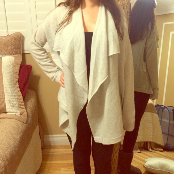 100% cashmere White & Warren cardigan