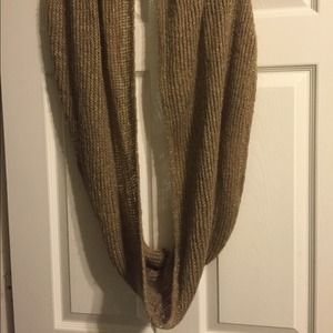 Liz Claiborne tan and gold infinity scarf