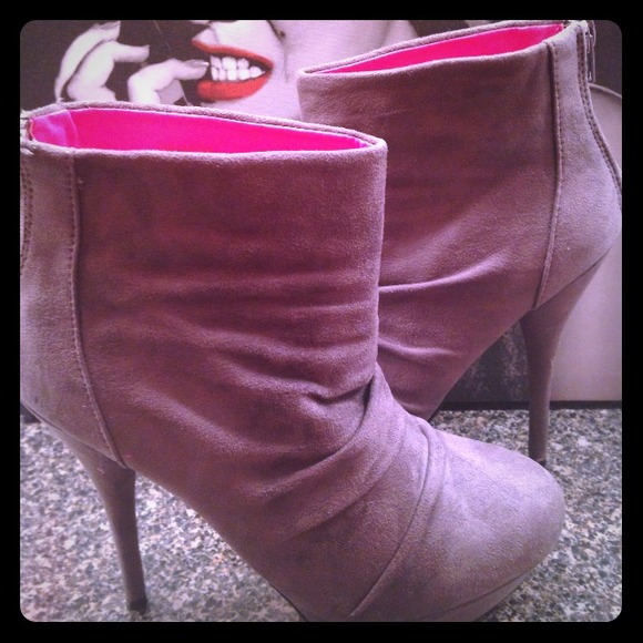 🚫🚫sold🚫🚫Booties🎀🎀