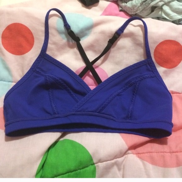 Lululemon sports bra