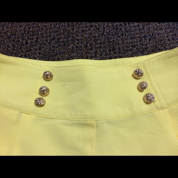 High Waisted Scalloped Shorts - Picture 2 of 4