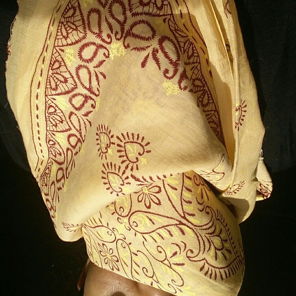 Selling my scarf from india - Picture 2 of 3