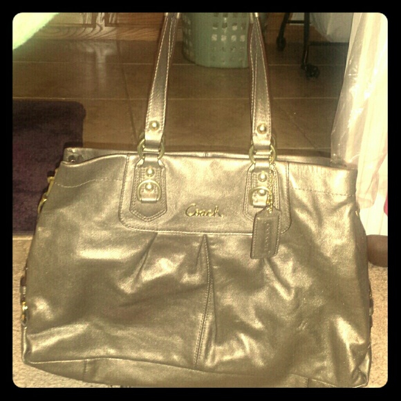 Coach purse- 0B0