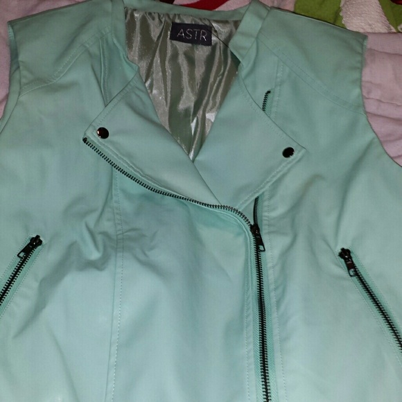 Astr seagreen vest