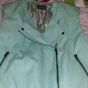 Astr seagreen vest