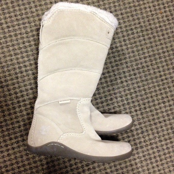 Timberland's waterproof fur-lined tall boots beige