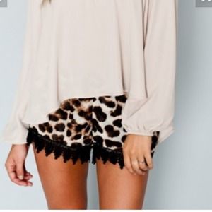 Show Me Your Mumu Bri Lacey Short in Spirit Animal