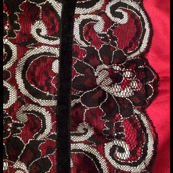 Red bustier - Picture 2 of 3