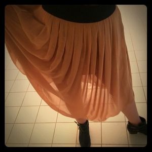 High waisted pleated skirt