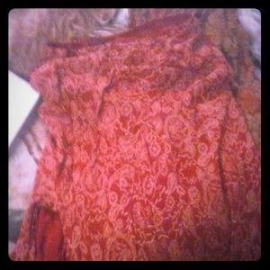 Maroon with tan Dr sign