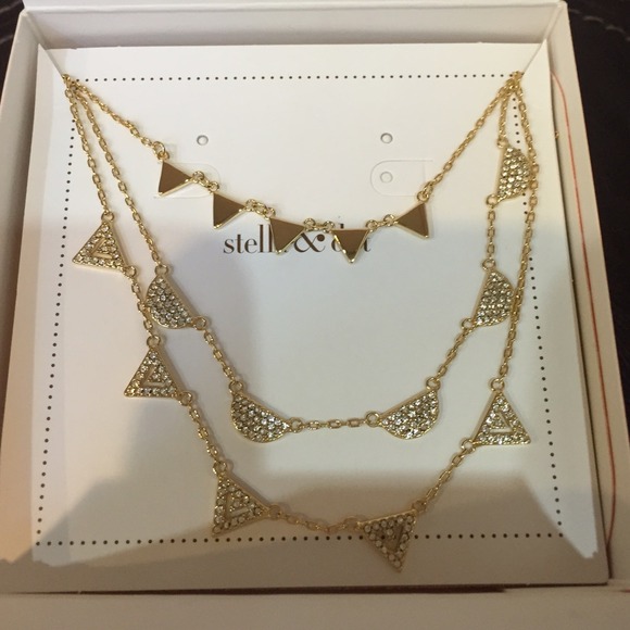 PAVÉ CHEVRON NECKLACE