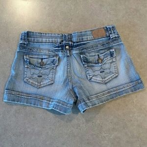 Hydraulic denim shorts