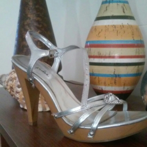 Pulse Heels - Picture 3 of 3