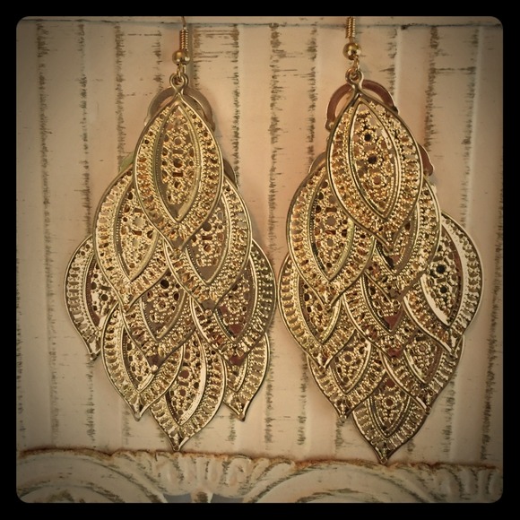 Floating multi tear drop earrings -- bundled
