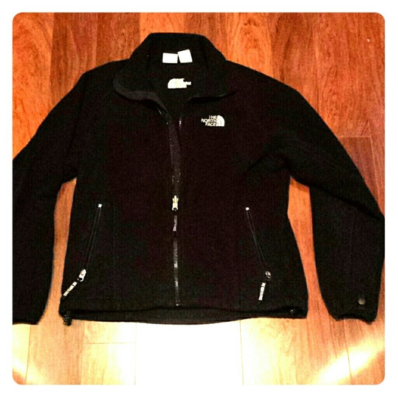 Northface fleece zip up. Warm and comfy