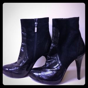 Vero Cuoio patent suede bootie size 40