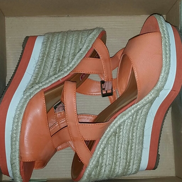 Wedge sandal - Picture 3 of 3