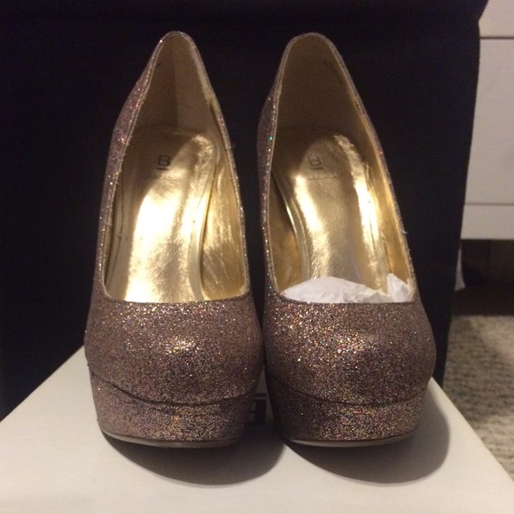 Bakers Victoria G size 7 multicolor glitter pump