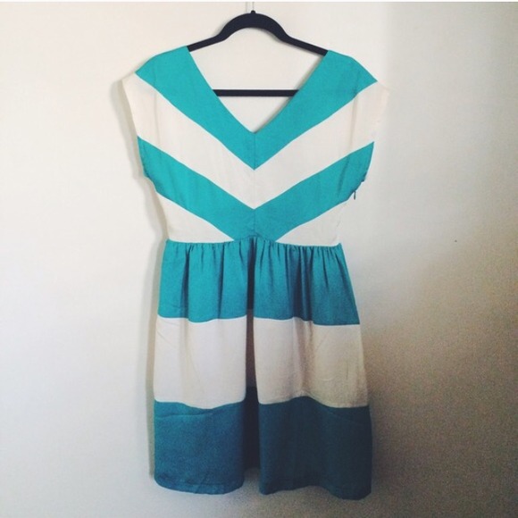 🚫SOLD IN BUNDLE🚫 Francesca's | Striped dress - Picture 2 of 3