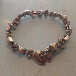 Alex and Ani Bracelette