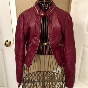 HOT! Faux leather jacket with a cute and sexy look