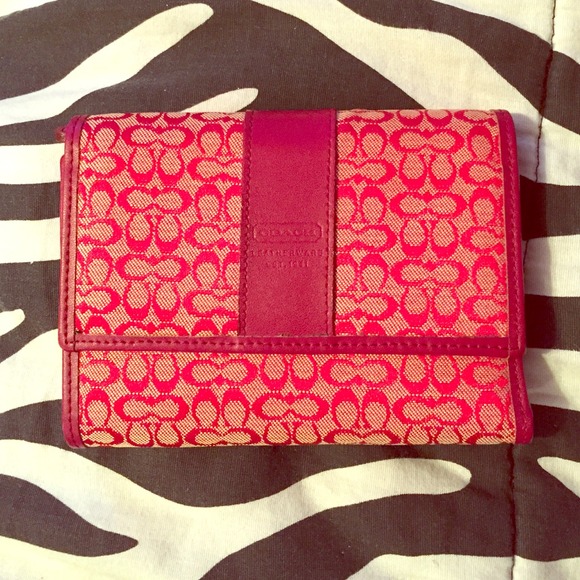 ⬇️⬇️PRICE REDUCED Red Coach Wallet