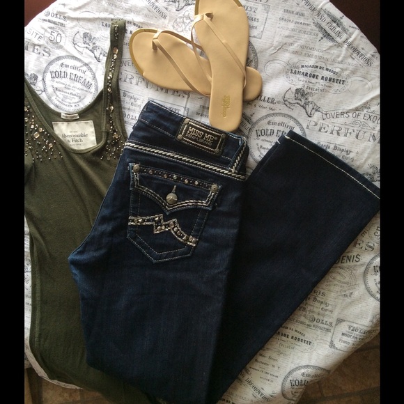 Miss Me jeans sz 28/30. Easy straight fit