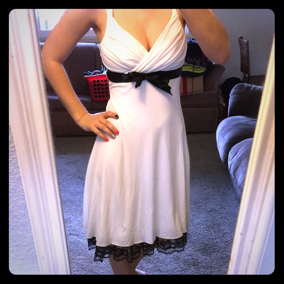 Dresses & Skirts - White dress