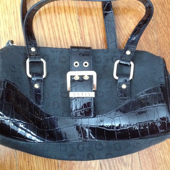 Small Guess Handbag!