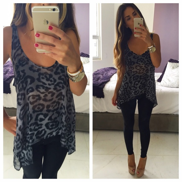 ❌SOLD❌ Audrey 3+1 Gray Leopard Print Top