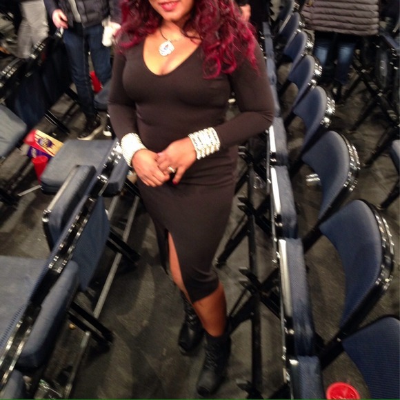 PM Editor's Pick!🎉 Jeweled Cuffs Dress - Picture 2 of 4