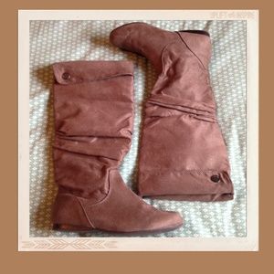 🎉SALE🎉Tan Suede Knee Boots Size 7