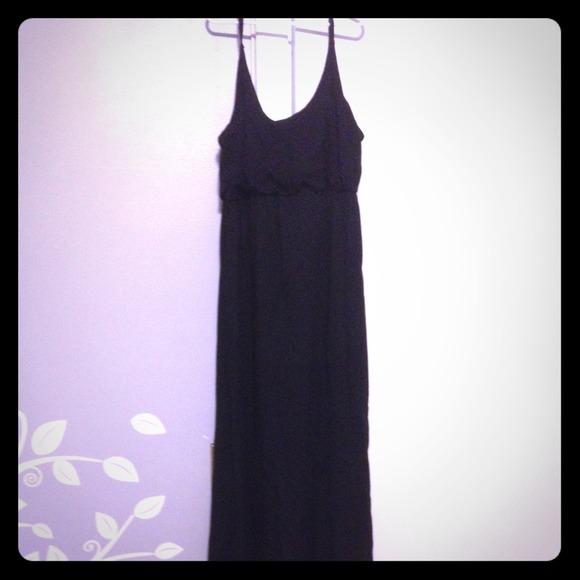 Old navy maternity maxi dress