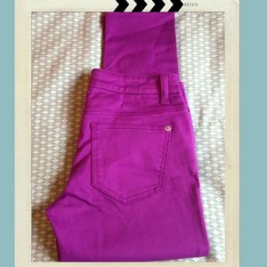🎉SALE🎉NWOT Candy Violet Skinny Pants Size 4.