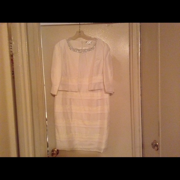 Dress - Picture 2 of 4